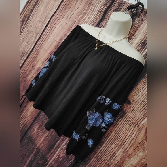 American Eagle Outfitters Black Off-Shoulder Top with Blue Floral Embroidery! - Picture 2 of 4